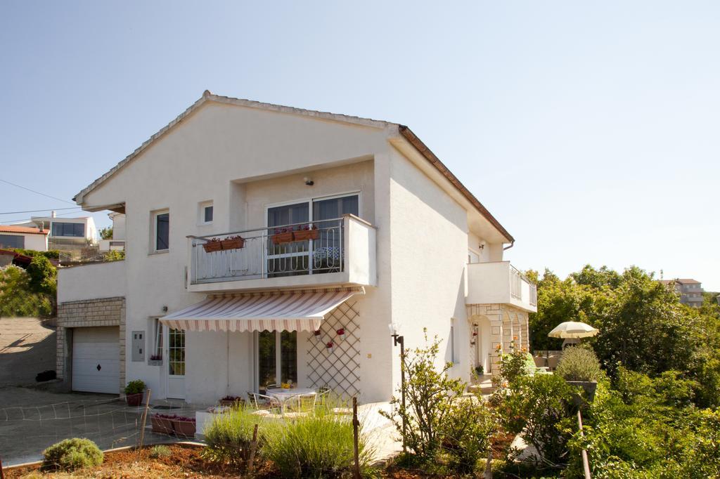 Apartments Marija Vrbnik Exterior foto